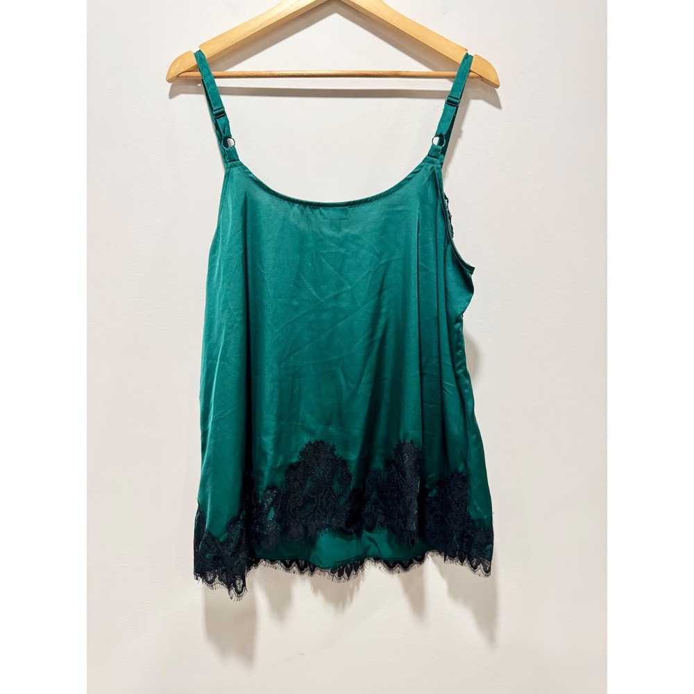 Torrid Emerald Green Satin Lace Trim Cami Top Adjustable Straps Size 1X XL - Picture 2 of 4